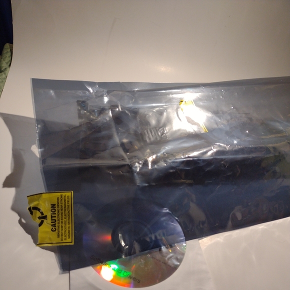 Dell KU705 Nvidia Quadro FX4500 PCI-E 512MB GDDR3 Dual DVI TV-Out (S-VIdeo).I - Picture 13 of 13